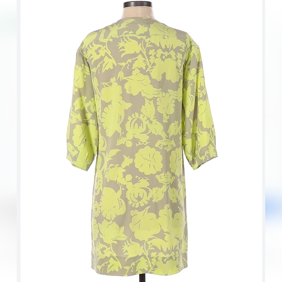 • Diane Von Furstenberg • Silk Shift Dress • - Picture 2 of 4